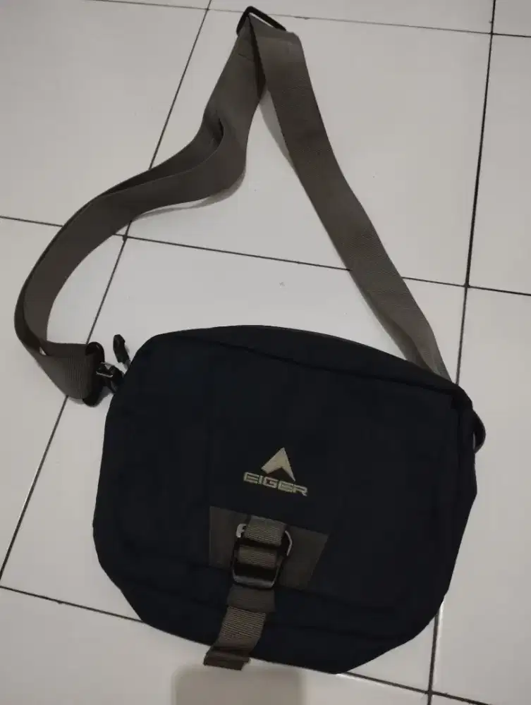 Tas slempang Eiger ORI