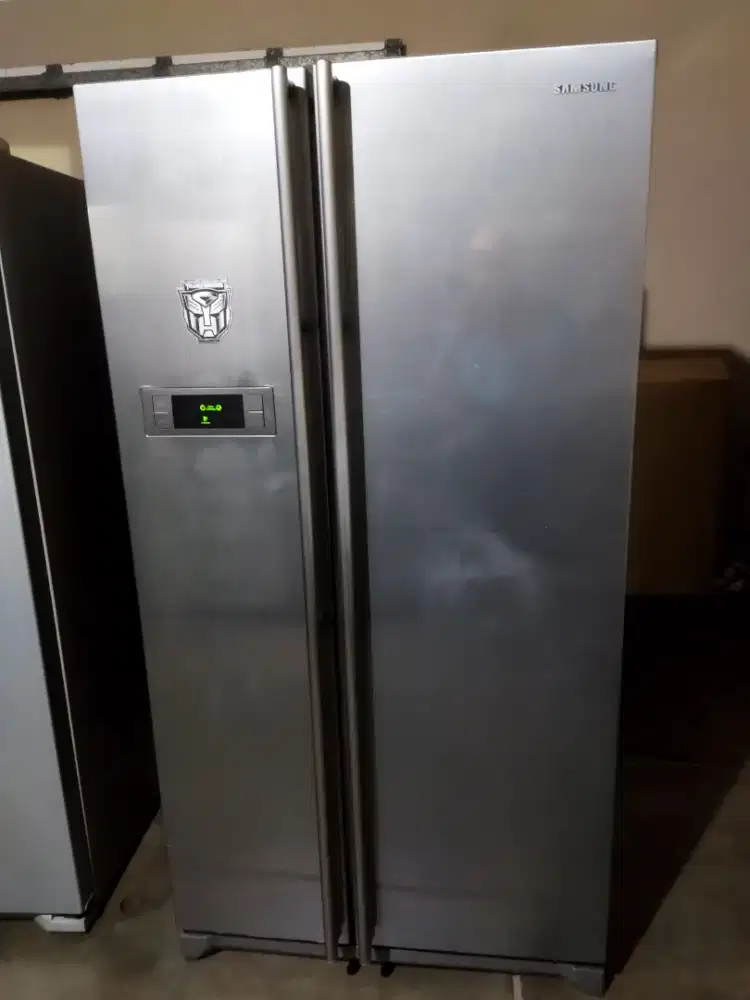 Kulkas Mewah Samsung Side By Side Digital 600L