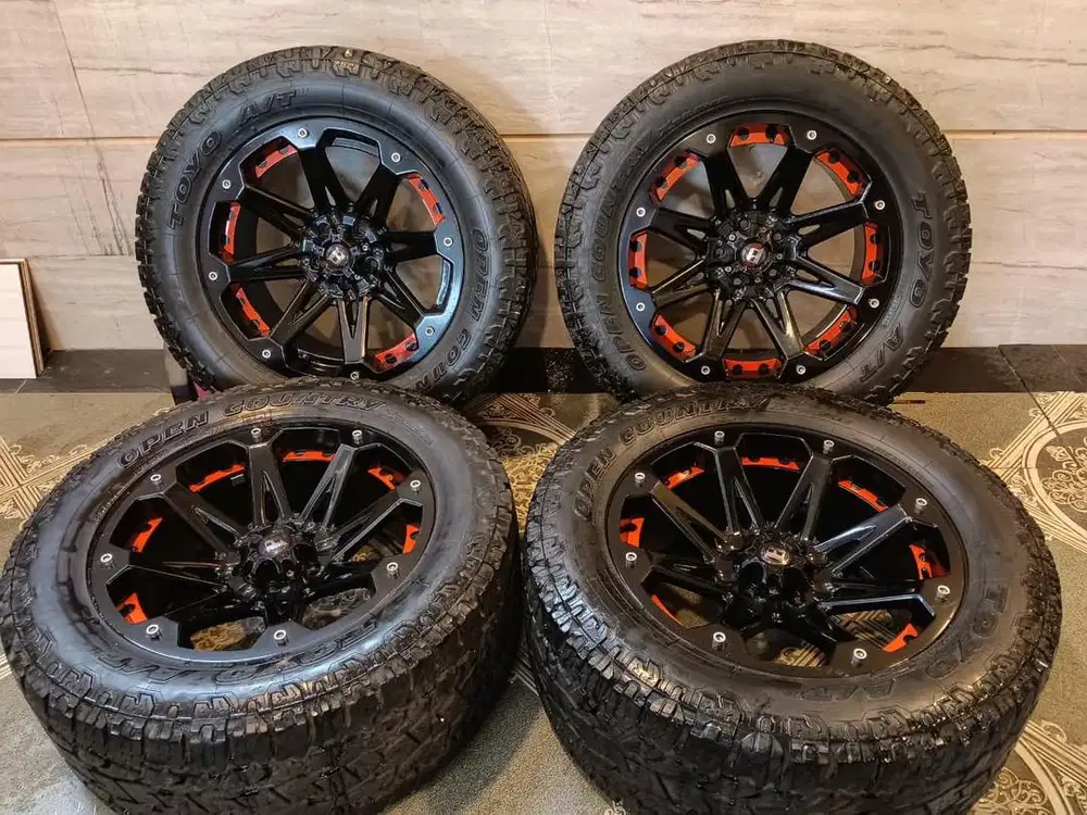 Dijual Velg EMR 814 dan Ban Toyo A/T R20