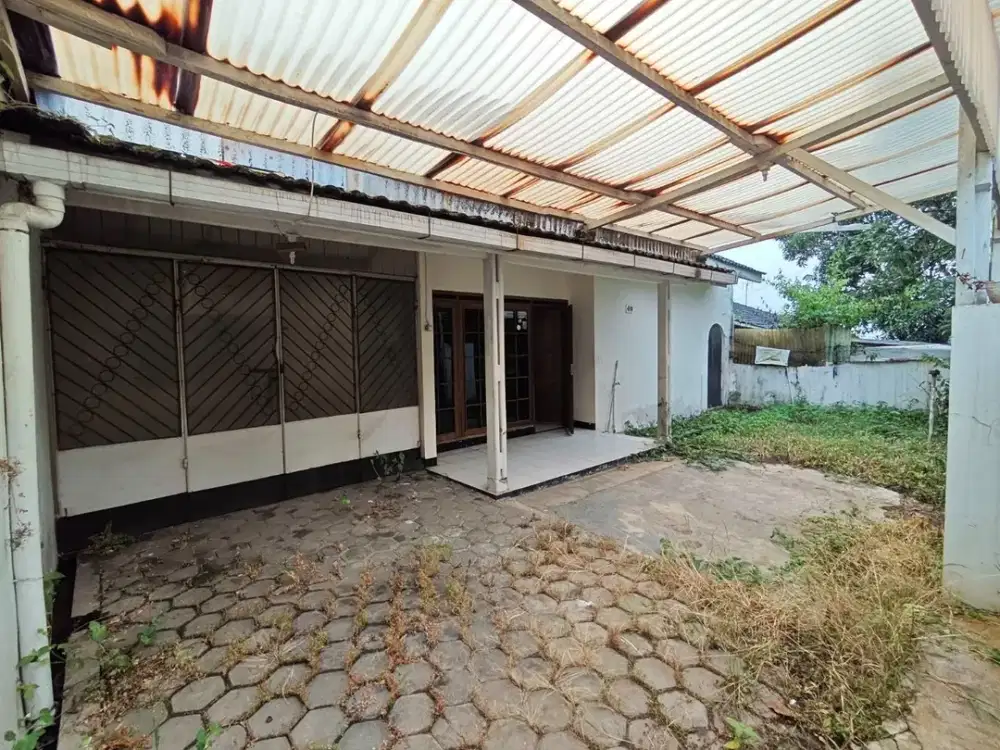 Rumah Awiligar. Lingkungan perumahan sejuk. Akses ke Dago 5 km