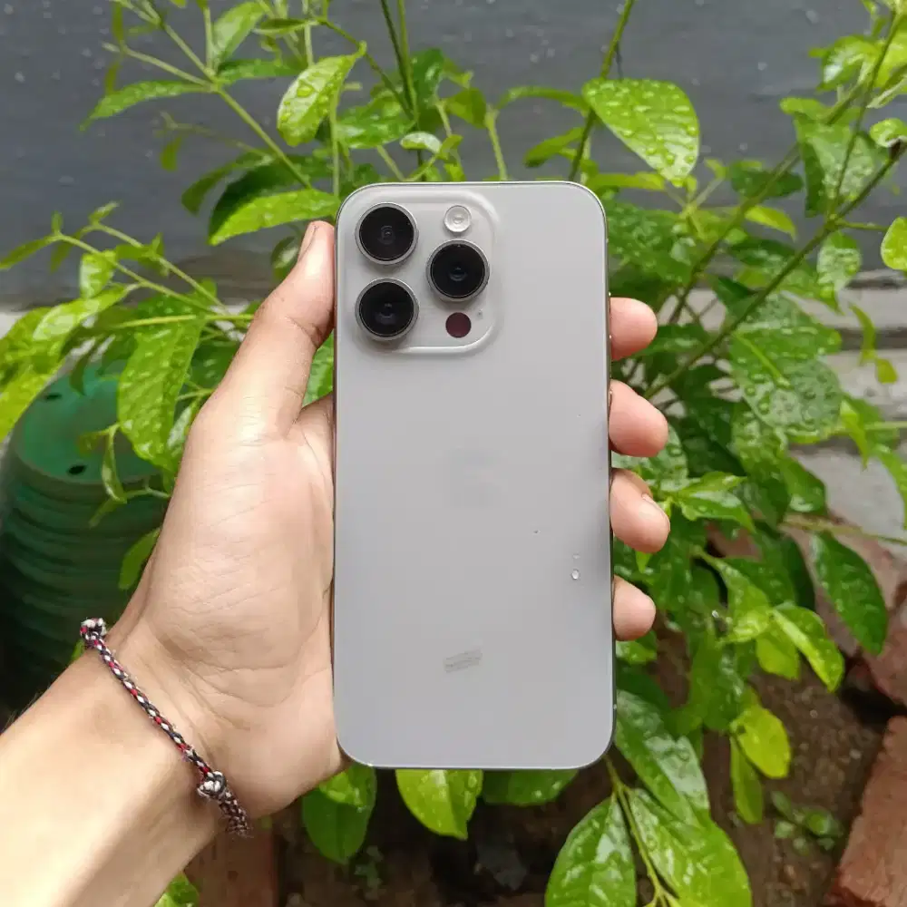 iPhone 15 pro grey iBox