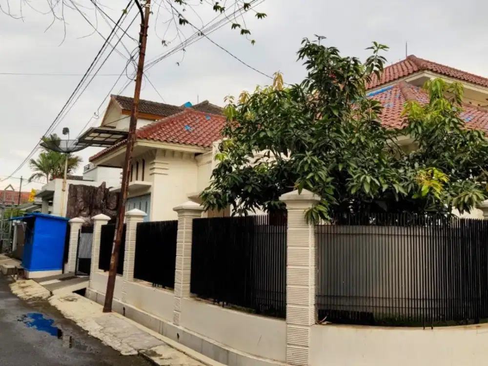 Rumah terawat, 2 lantai Lokasi strategis margahayu, bebas banjir akses mudah