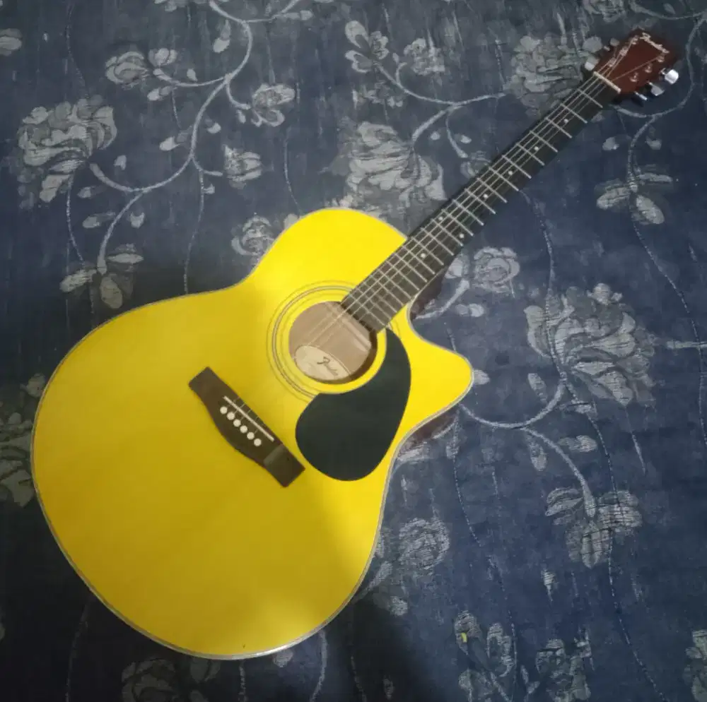 Gitar akustik fender