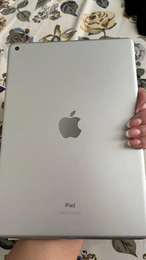 Ipad gen 8 64gb dijual murah nego tipis