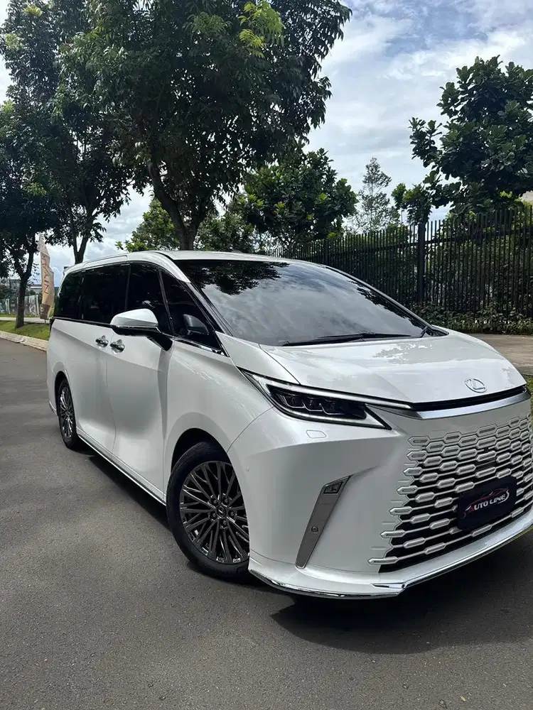 lexus Lm 350 2025 nik 2024 km7000!ppf vkool 65jt!like new!perfect!