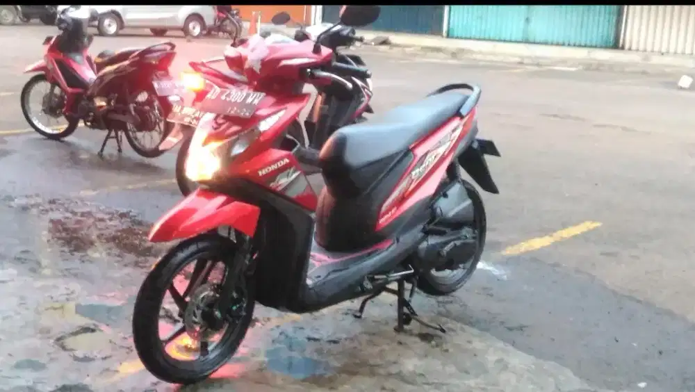 Honda Beat 2014 Merah Normal