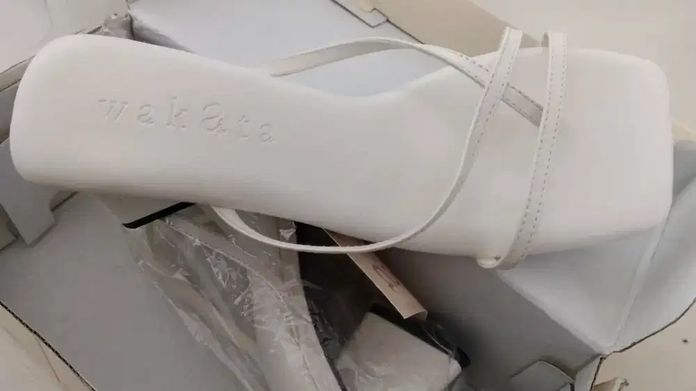 Sandal Wanita Wakata