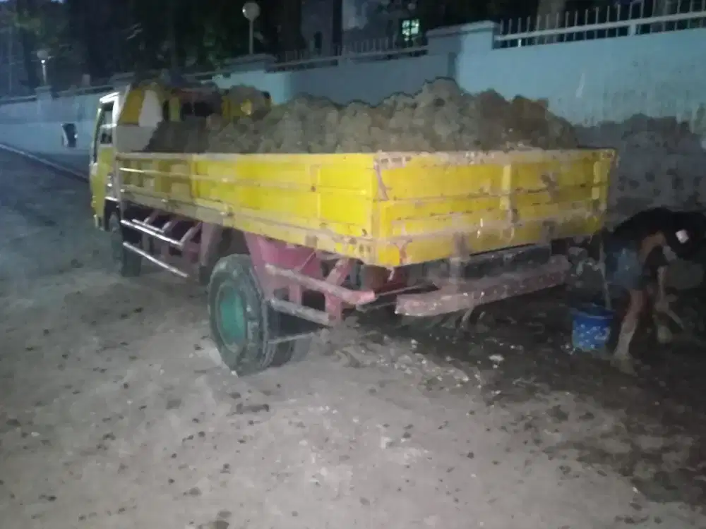 Jasa buang sampah puing urugan dan pindahan