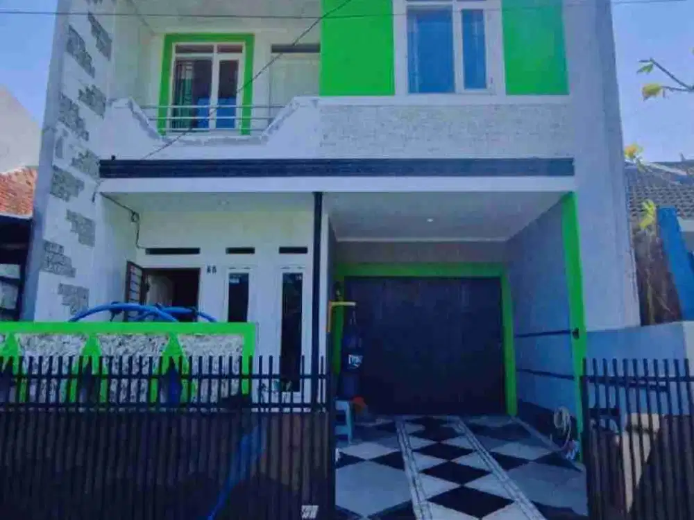 RUMAH TENGAH KOTA 2LANTAI HARGA KEPEPET 1.2M NEGO KERAS DEKAT TOL