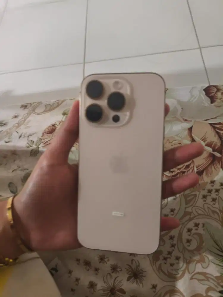 Iphone 16 Pro Gold 128 GB