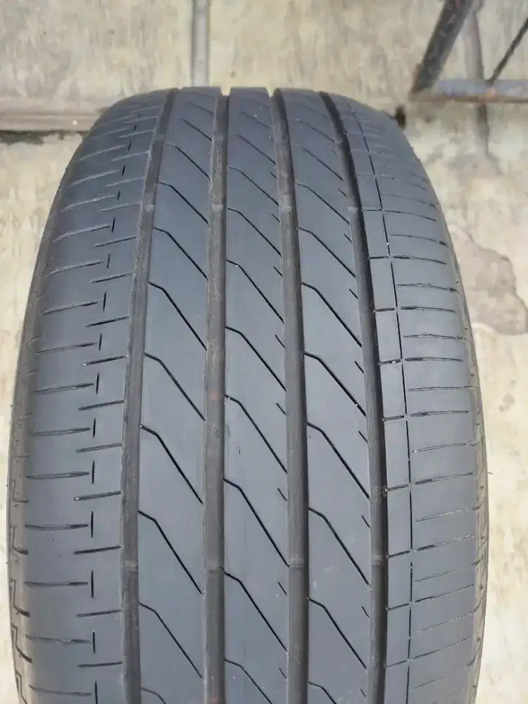 ban brigestone turansa 215 55 R17