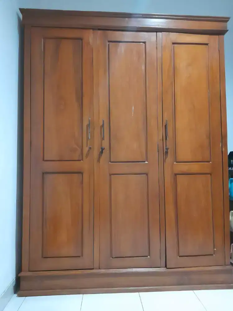 Lemari jati 3 pintu
