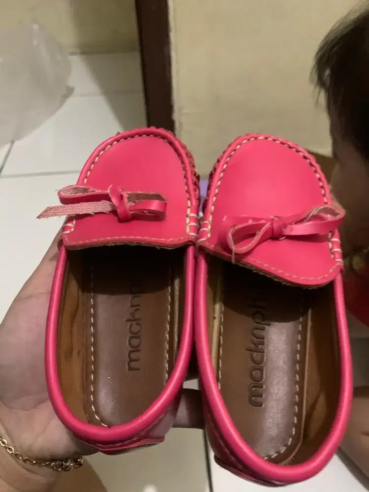Sepatu slip on anak cwe