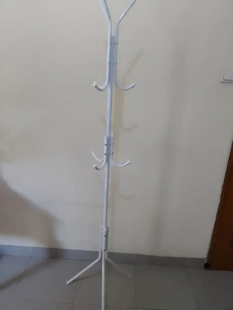 Stand Hanger Baju Topi Stainless Steel