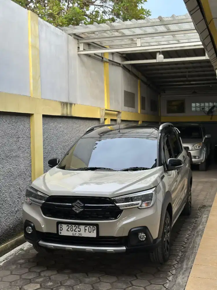 XL7 Alpha Hybrid 2Tone At 2025