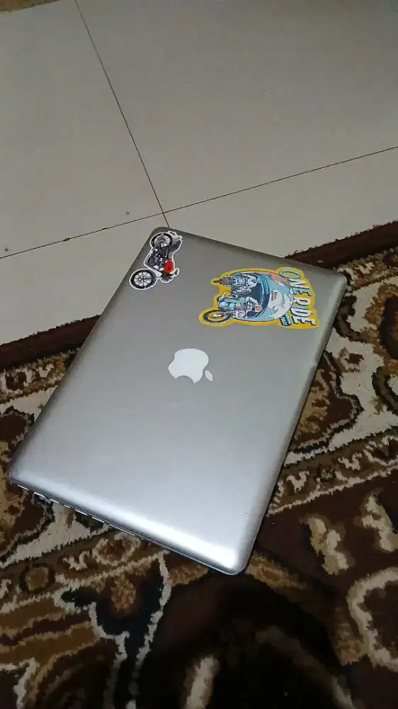 Macbook pro 13-inch. Early 2011 8\256 gb