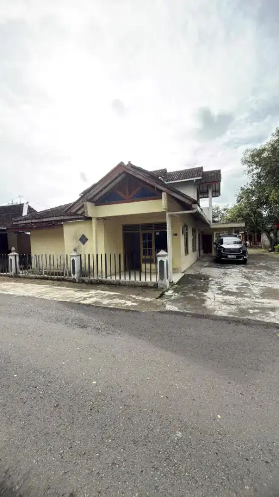 Jual Rumah dan Bangunan Strategis Untuk Home Stay atau Restoran
