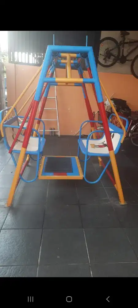Dijual cepat ayunan.
Ayunan santai-  Ayunan anak outdoor model kotak.