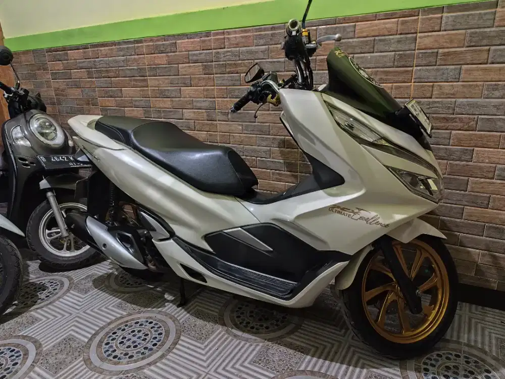 PCX 2018 PAJAK PANJANG, SURAT² LENGKAP KM RENDAH
