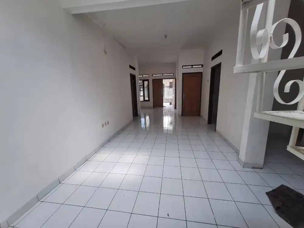 RUMAH DI DAERAH KEMBAR BANDUNG BARU BISA BUAT USAHA (KANTIN/SALON)