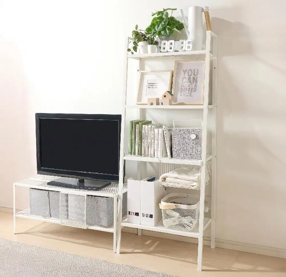 rak putih barang IKEA