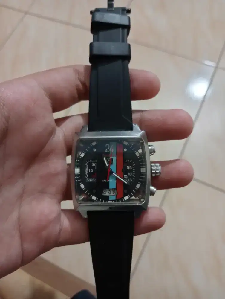 Jam tangan antik Tag Heuer Monaco Twenty Four Calibre 36