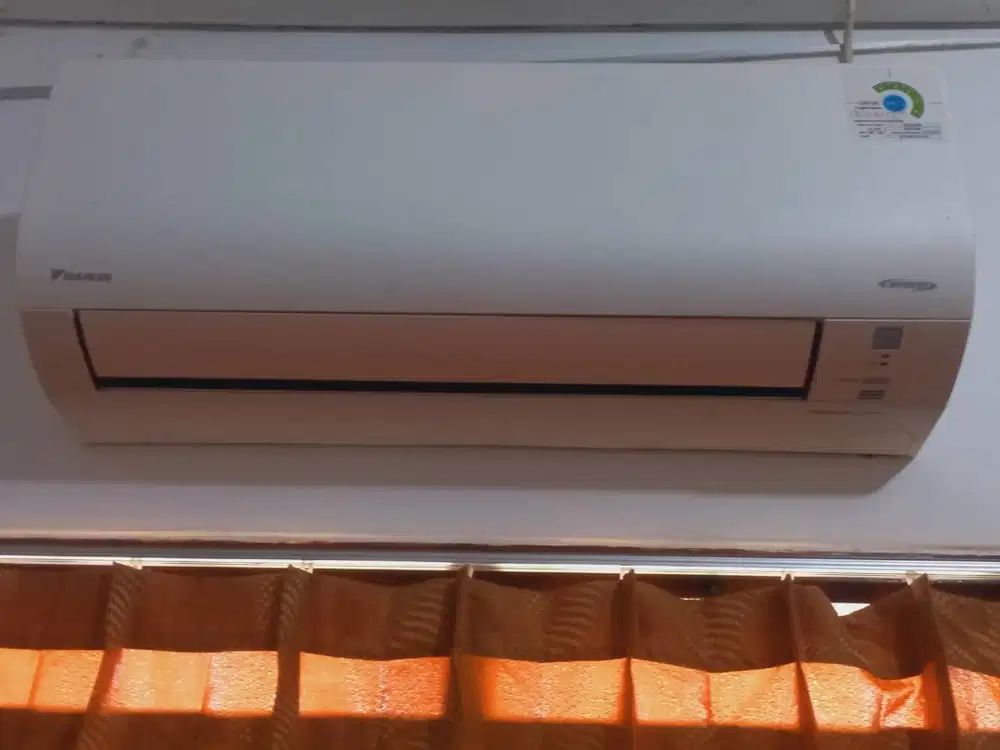 Jual AC Daikin 1/2 PK inveter