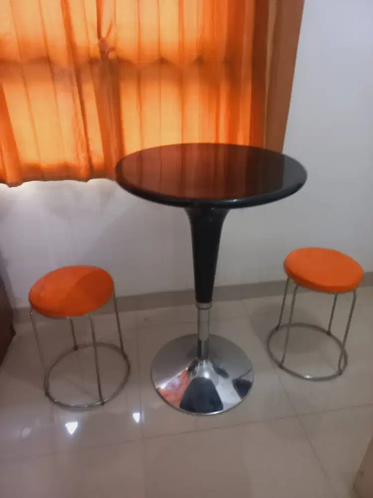 Jual Meja bulat dan kursi