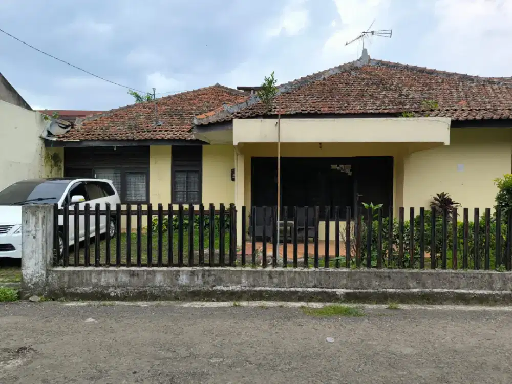 Rumah Cipamokolan Rancasari Summarecon Bandung Pinggir Jalan