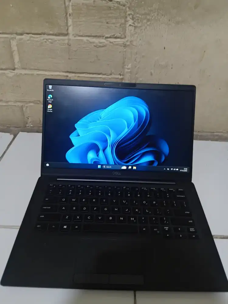 Dell Latitude 7400 core i5 gen 8 +Backlight
