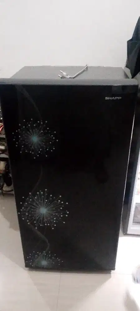 KULKAS 1 PINTU SHARP DIJUAL SECEPATNYA!