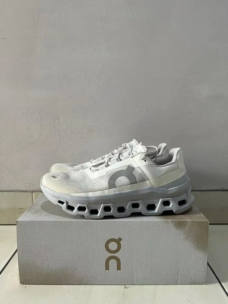 Oncloud monster white glacier