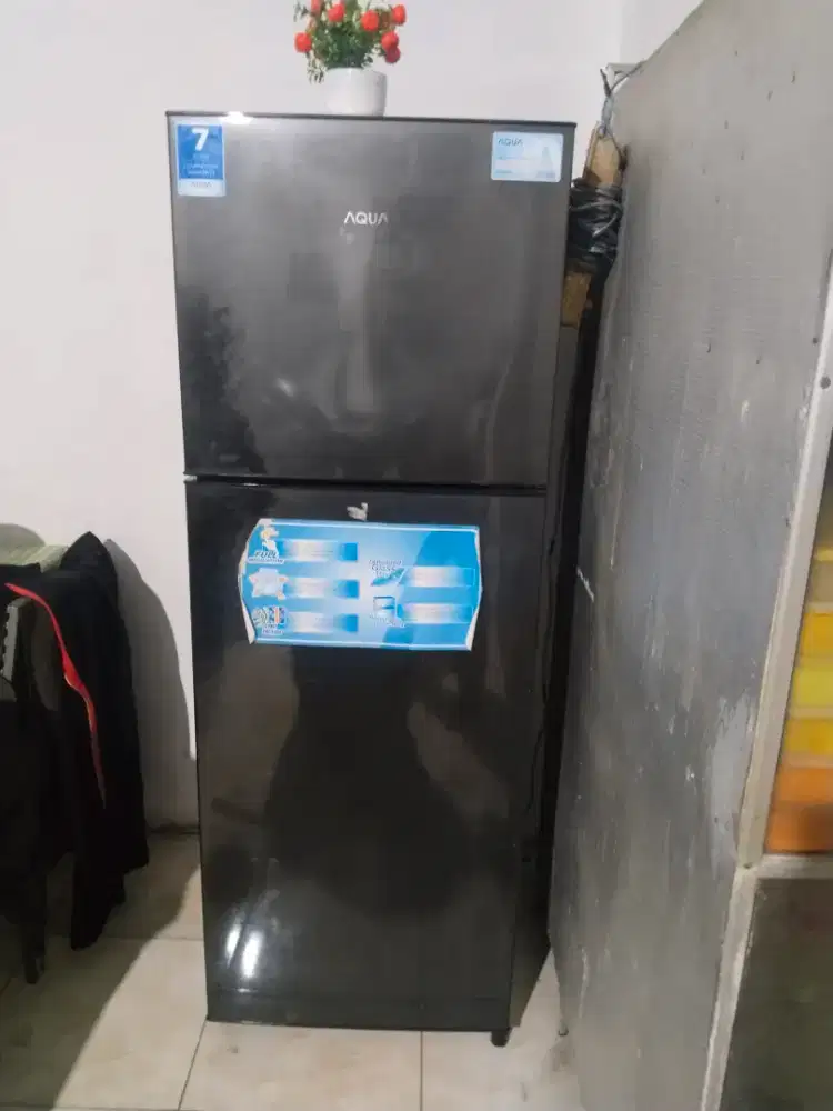 Kulkas 2 pintu aqua