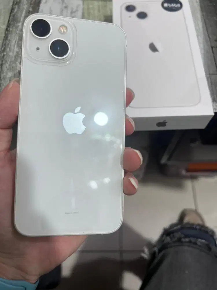 Iphone 13 128 resmi starlight super istimewah fullset mulus ori bh 90