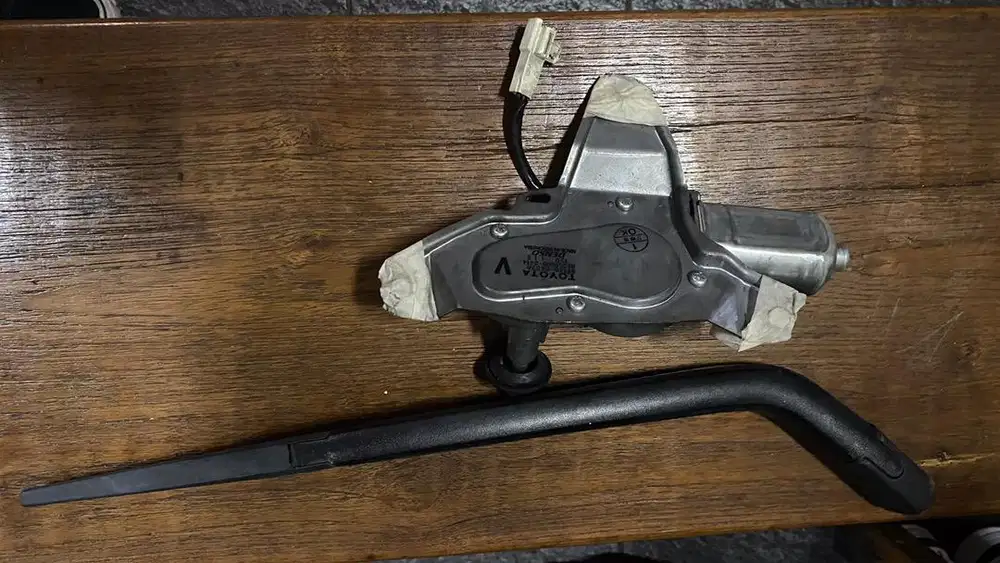 Dinamo Kipas Wiper Bagasi Innova 2005-2015