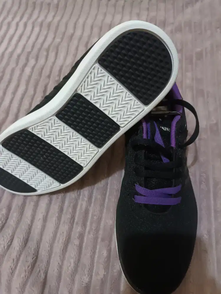 Sepatu brand tomkins warna hitam&unggu