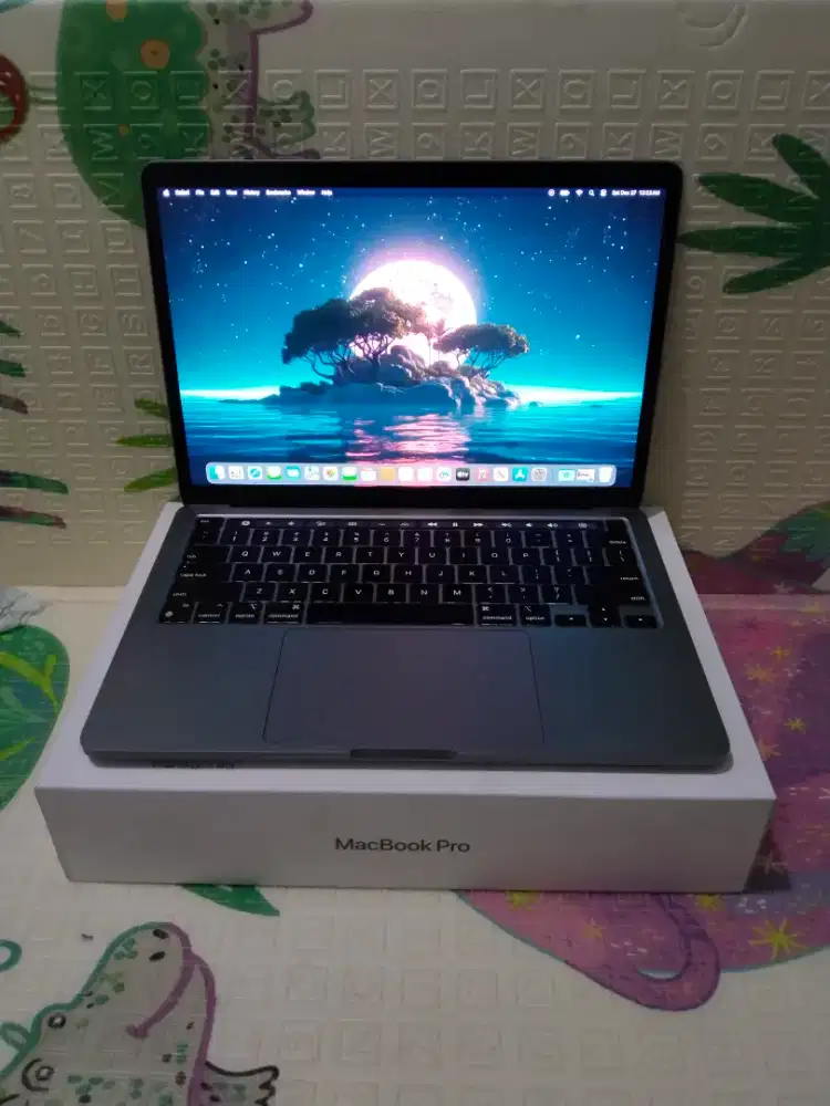 MacBook Pro M1 Retina 13 inch 2020
Chip Apple M1
Ram 8 GB
SSD 256 GB