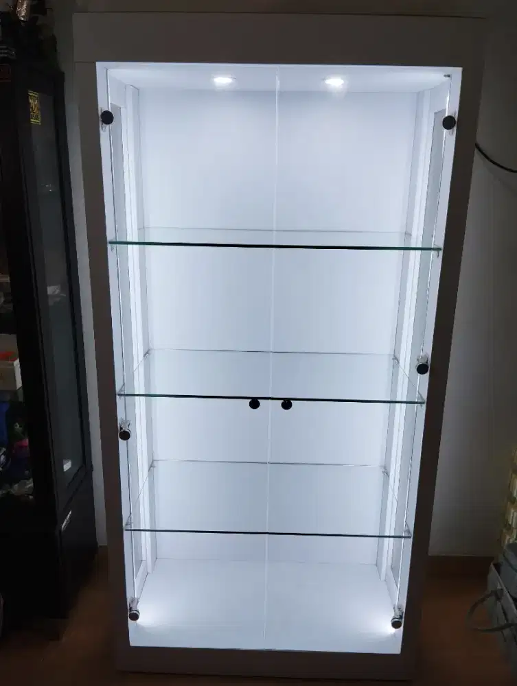 Lemari Display Susun 4