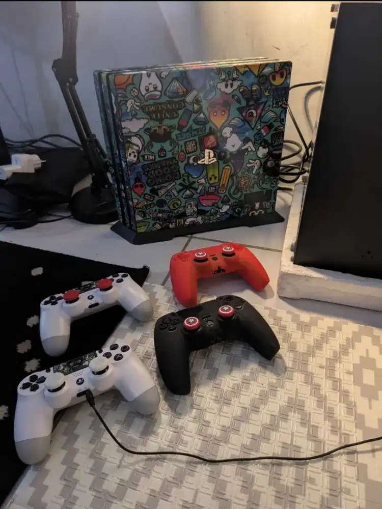 PS4 Pro 1tb HAND 11 bdjb seri 70 (cuh 7006b) segel void sony