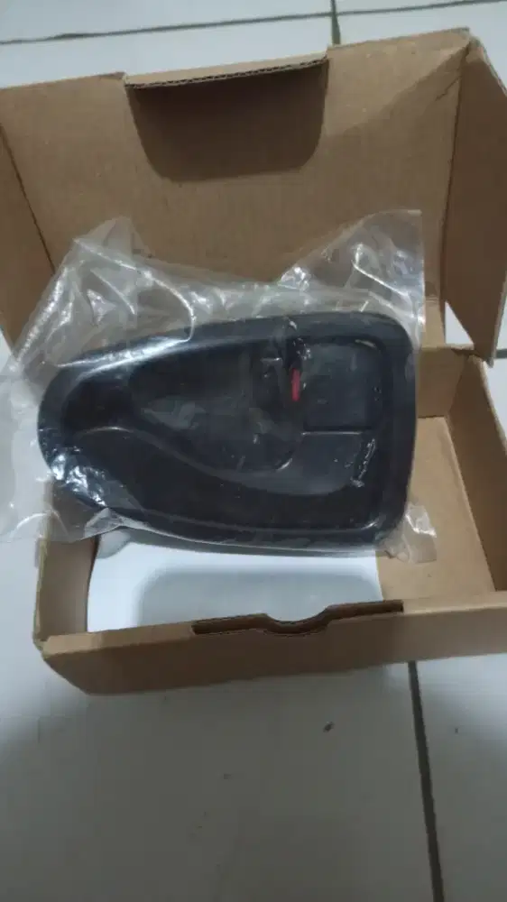 Handel pintu dalem kanan hyundai avega/accent
