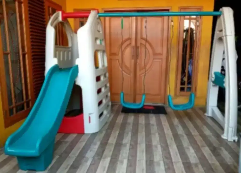 Perosotan prosotan seluncuran mainan anak little tikes lerado step2