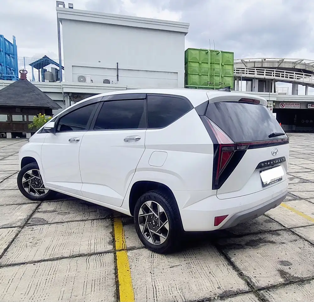 Hyundai Stargazer 1.5 Prime captainseat AT tahun 2022