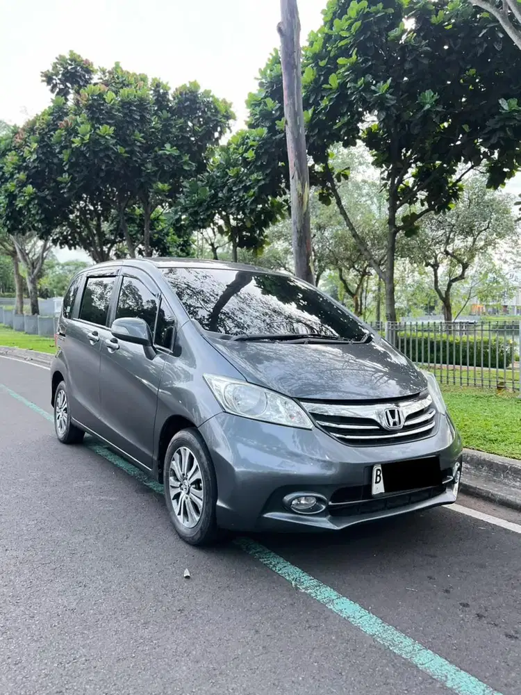 Honda Freed 2014 Bensin AT
