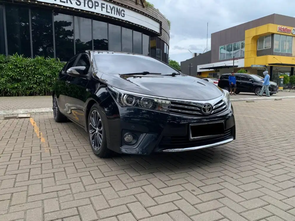 [ KM LOW ] TOYOTA COROLLA ALTIS 1.8 V AT MATIC 2015 HITAM