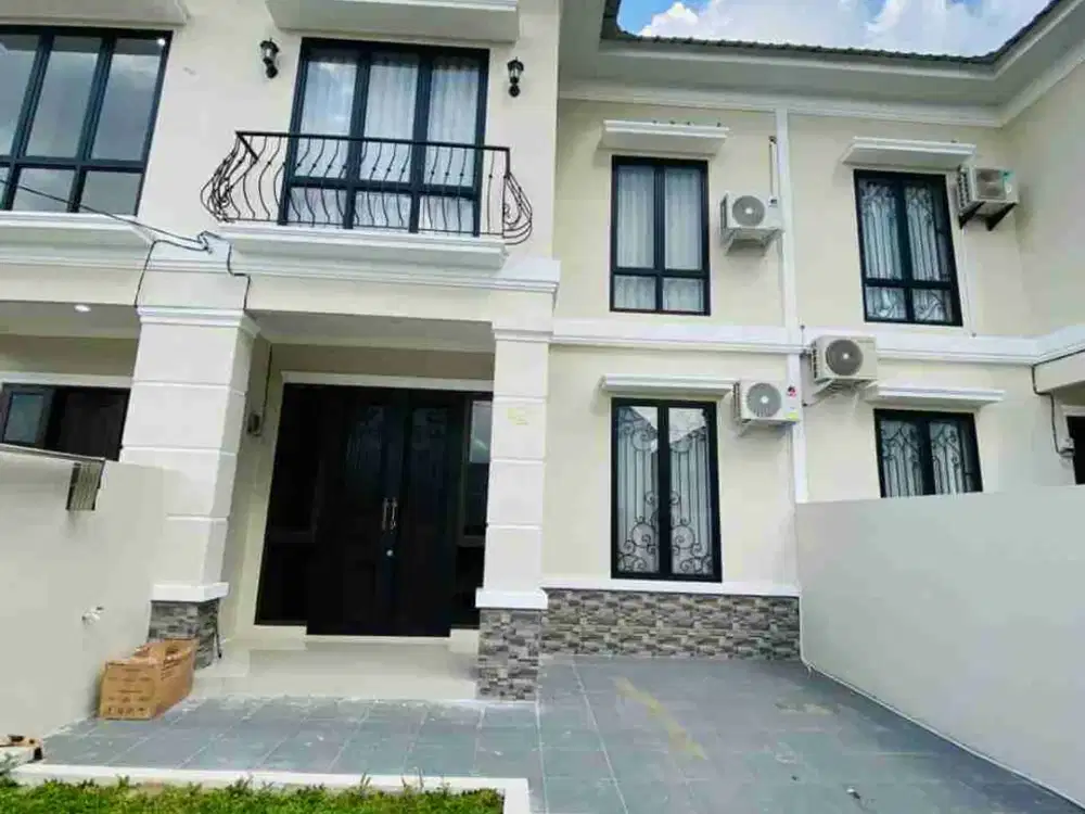 TERMURAH !! Rumah 2 lt Pinggir Jalan Cma 700an di Padang Bulan