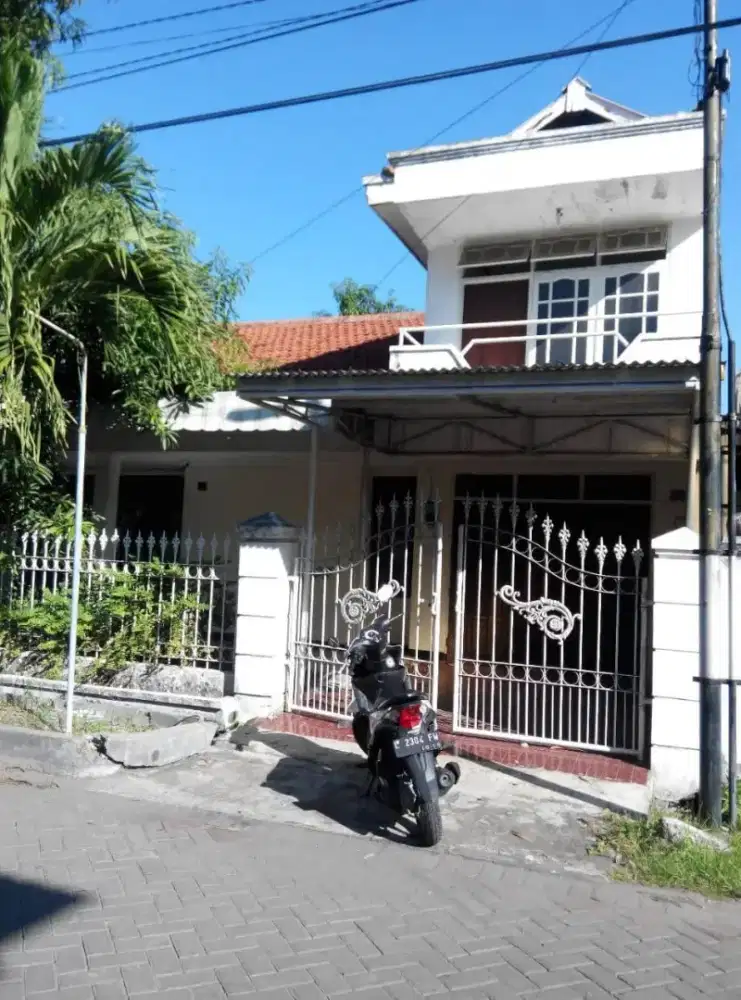 Dijual rumah bisa untuk usaha kost