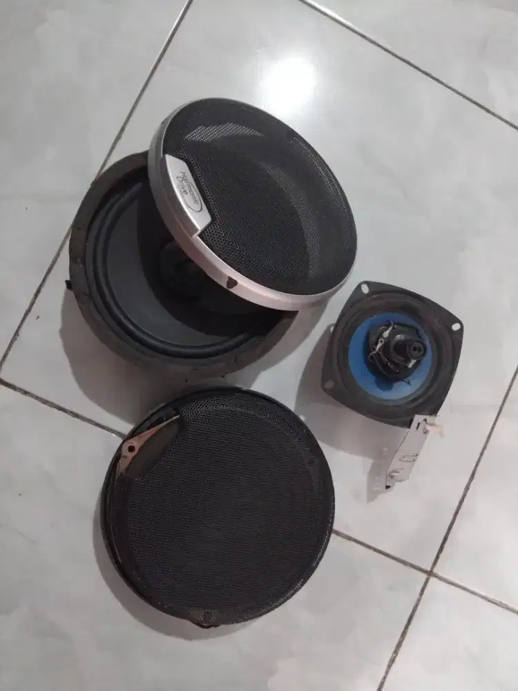Dijual speaker mobil 100rb ambil semua 3 pcs