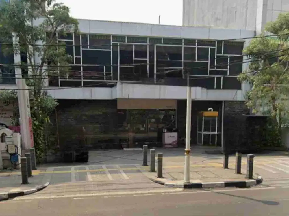 Di Jual Ruko di jl.Woltermonginsidi Kebayoran  Baru,Jakarta selatan

SHM
Luas Tanah 365 M²
Luas Bangunan 410 M²
15x24
Hadap Selatan 
2 Lantai 
toilet 4



Harga 37 M