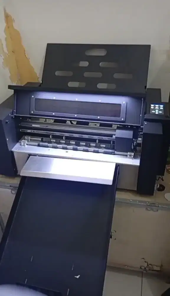 Mesin cutting kiss cut die cut speed 1600