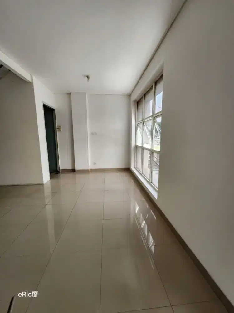 SEWA Ruko Arana 2.5 Lt Sangat Strategis Kota Harapan Indah Bekasi